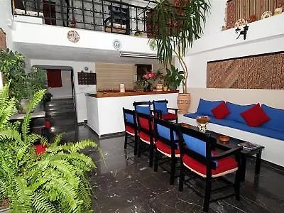 Victoria Hotel 2*