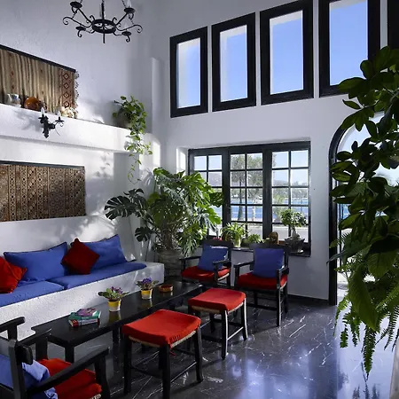 Victoria Hotel 2*